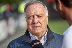 Bekende voetbalcoach windt zich enorm op over uitspraken René van der Gijp: 'Wat wil hij dan?'