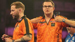 'Fenomenaal team' Van Veen/Noppert wint met 8-0 van Schotse dartlegendes op World Cup