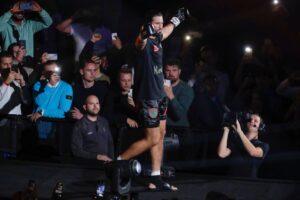 Topkickbokser Jamal Ben Saddik over 'risico' bij Glory: 'Je zet je gezondheid op het spel'