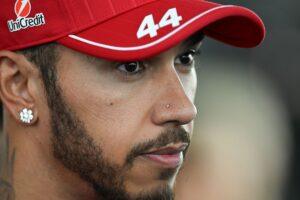 Formule 1-legende Lewis Hamilton beleeft 'verdrietig moment': 'Dat is verschrikkelijk'