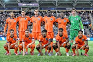 Opvallende blunders bij Jong Oranje: opstelling van Michael Reiziger bevat meer dan 7 (!) fouten