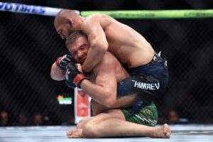 Sensatie in UFC: uitdager Khamzat Chimaev vernedert regerend kampioen en wacht mogelijke clash met Reinier de Ridder