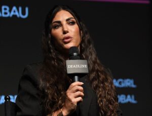 Yolanthe Cabau (ex Wesley Sneijder) neemt emotioneel afscheid van jonge zoon: 'Het is bitterzoet'