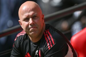 Arne Slot en Virgil van Dijk zijn het oneens na nederlaag Liverpool: 'Dat is mijn laatste zorg'