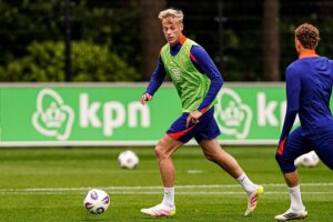 Oranje-international deelt romantische foto's: 'Herinneringen voor altijd'