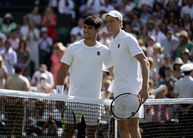Nieuw hoofdstuk in rivaliteit Jannik Sinner en Carlos Alcaraz: toptennissers zorgen voor droomfinale in Cincinnati