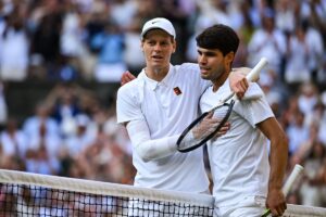 Groot drama dreigt voor US Open: deelname van toptennissers Jannik Sinner en Carlos Alcaraz in gevaar