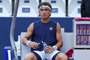 Opnieuw zorgwekkend incident rond tennisser: arts plotseling de baan opgeroepen tijdens partij in Cincinnati