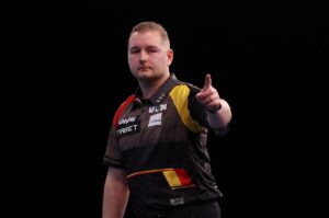 Topdarter doet boekje open over gezinsleven: 'Volledig ander perspectief'