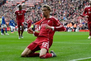 Toptransfers Premier League: Ekitike overtuigt, Wirtz en Gyökeres onder vuur