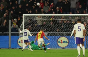 Gemakzuchtig Aston Villa gaat onderuit tegen Eagles