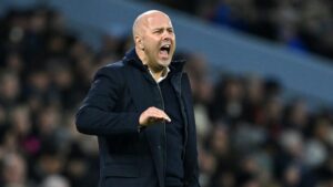 Arne Slot onder druk op Anfield