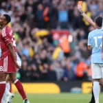 Liverpool verliest van Manchester City: rode kaart Gravenberch kantelt duel op Anfield