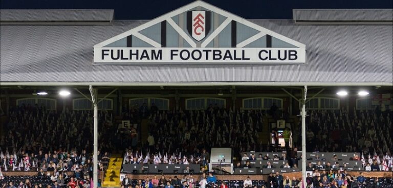 Arbeloa heeft nog twee wedstrijden om zijn baan te redden bij Fulham
