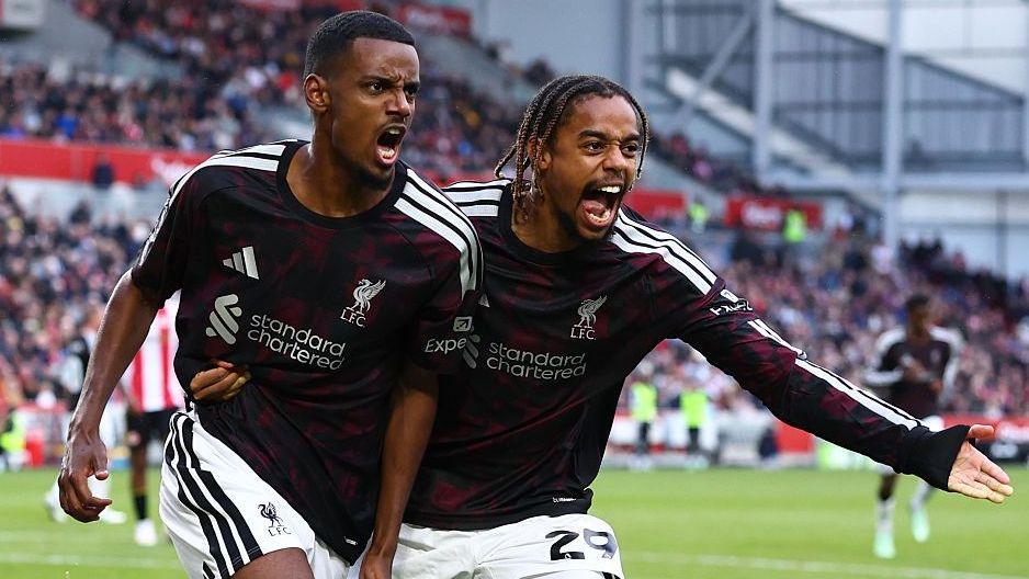 Liverpool knokt zich langs Brentford